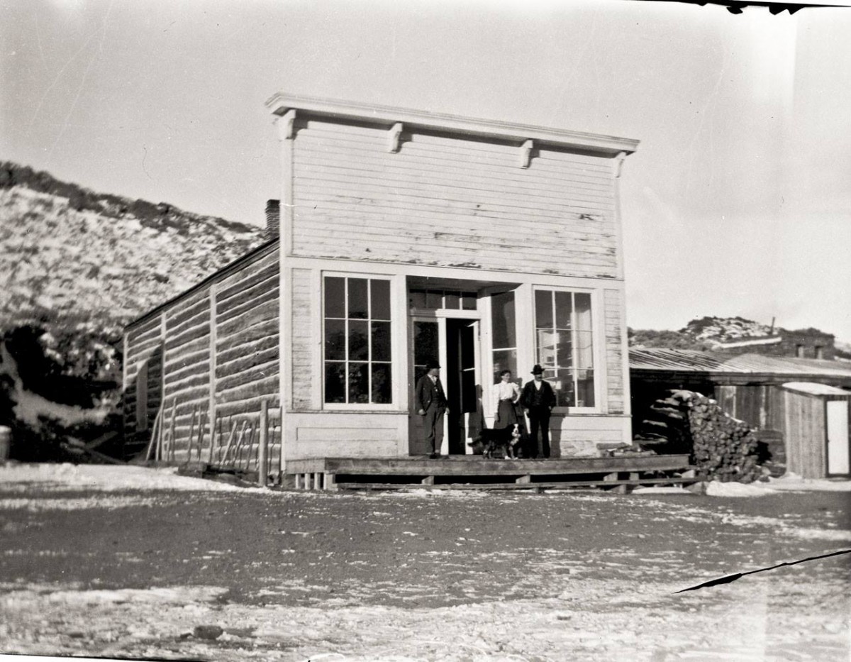 south-pass-historic-photo-of-store